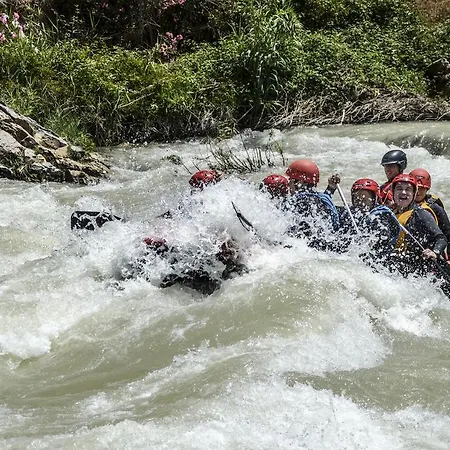 Centro De Ocio Alua Bungalows Camping Rafting Benameji