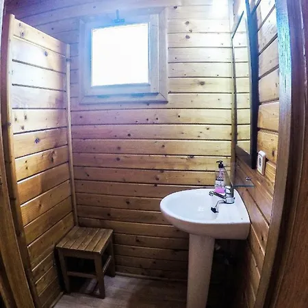 Centro De Ocio Alua Bungalows Camping Rafting Benameji *