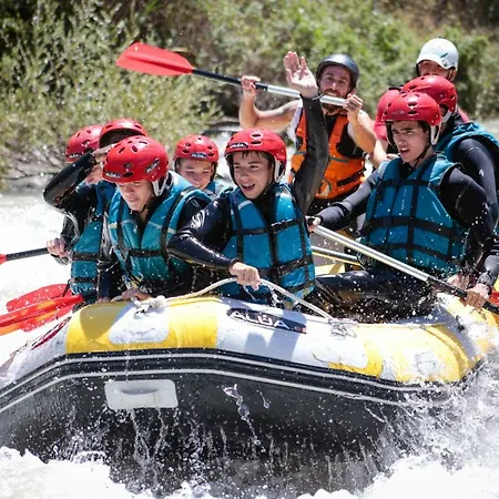 Centro De Ocio Alua Bungalows Camping Rafting Benameji Campsite